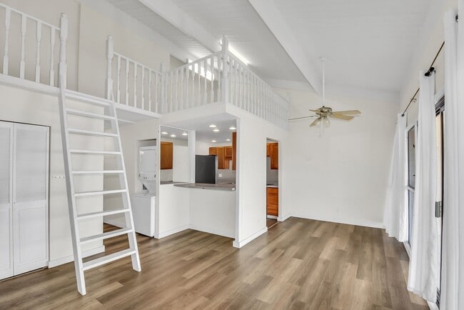 Photo - Modern 2 Bedroom 2 Bathroom Ocean View Con... Unit 317