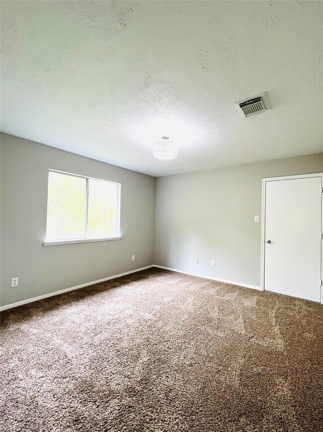 Photo - 8426 Woodland Knoll Ln