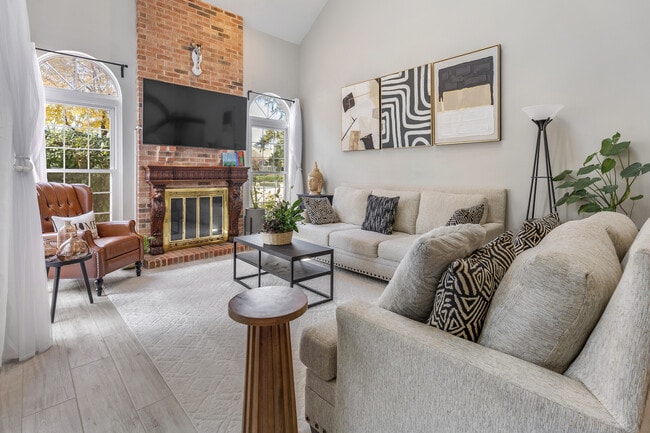 Photo - 1437 Whitman Ct