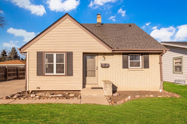 Amazing 3-4 bedroom single family home wit... - Amazing 3-4 bedroom single family home wit...