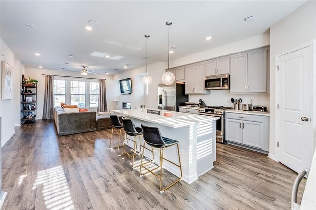 Photo - 1634 Halbrook Pl SW