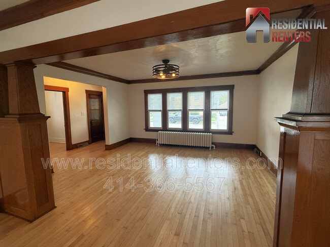 Photo - 2033 S 82nd St