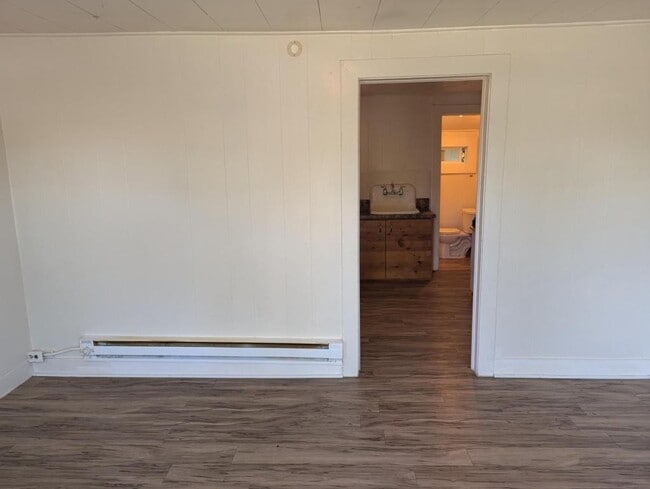 Building Photo - 170 2nd St Rental