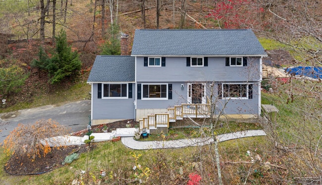 Building Photo - 8 Glenview Dr