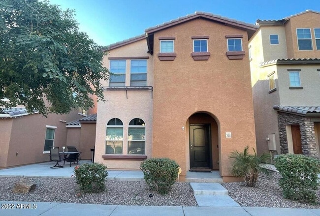 Building Photo - 2010 N 77th Dr