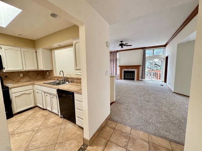 Photo - Foothills Hideaway