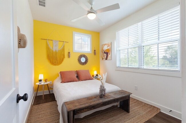 Photo - Stylish Townhome Minutes From Grant Park a...
