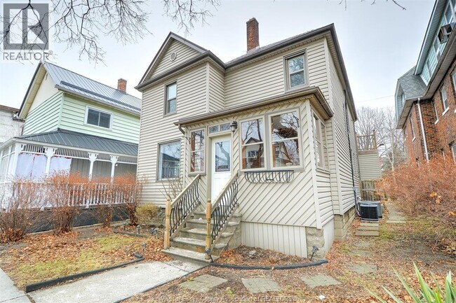 Photo - 456 Chilver Rd