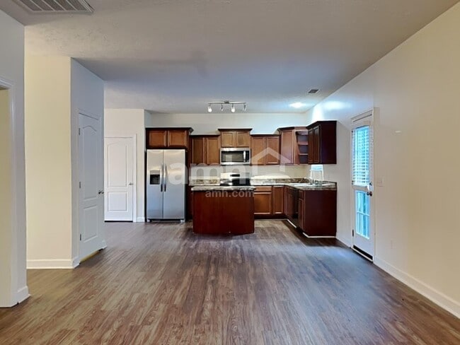 Photo - 1409 Napa Pt W