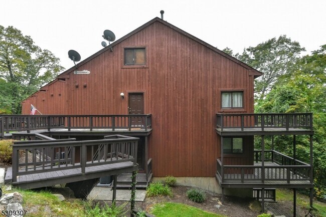 Photo - 6 Steamboat Dr