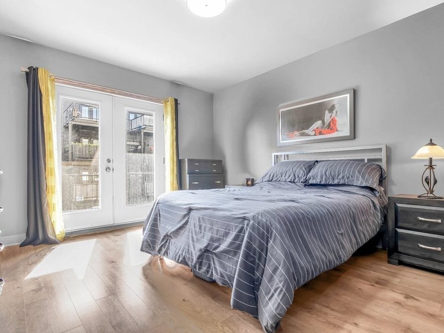 Photo - 831 S Flores St