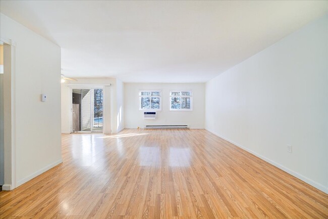 Photo - 45 Scarborough Ln Unit A