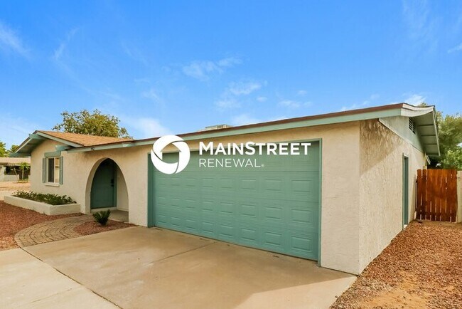 Photo - 4 Bedroom Pet-Friendly Home in GLENDALE, AZ with Main Street Renewal