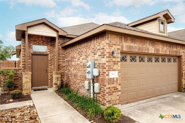 Building Photo - 586 Creekside Cir