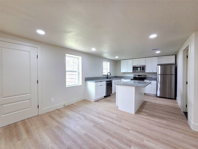 Photo - 4607 Englewood St