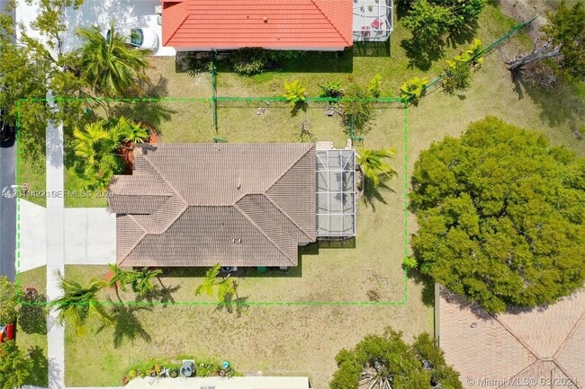 Photo - 450 SE 30th Dr