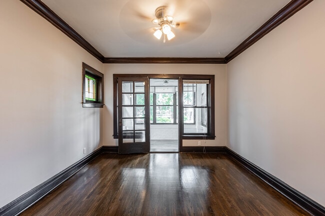 Building Photo - 3823 N Drake Ave Unit 1