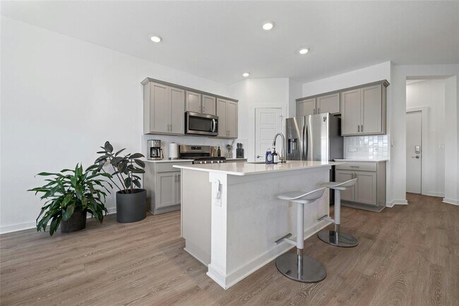 13817 Zuhause Dr
