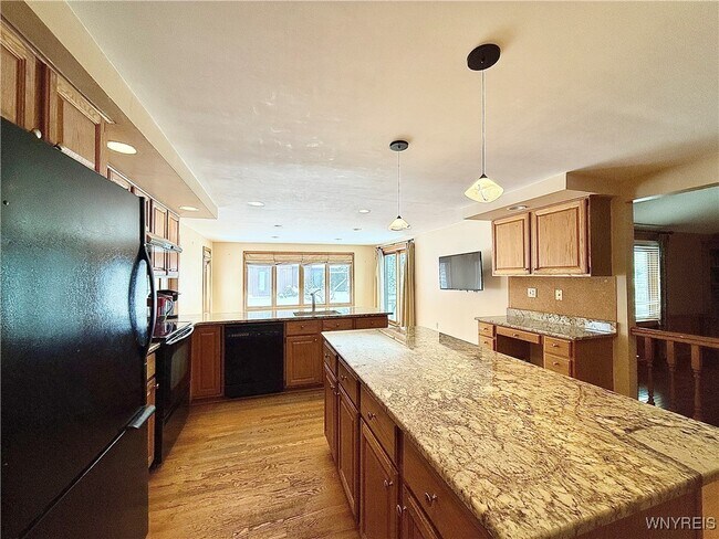 Photo - 8 Hummingbird Ln