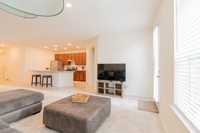 Photo - 2114 Damasi Ln