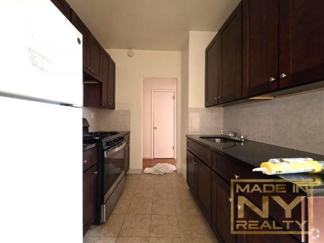 Building Photo - 1 bedroom in REGO PARK NY 11374 Unit A14 Rental