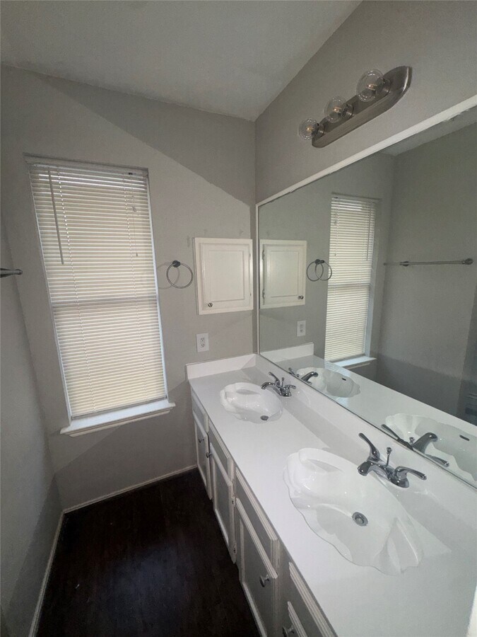 Photo - 2806 Goldspring Ln