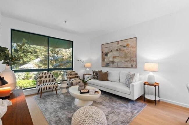 Photo - 4250 El Camino Real Unidad 151B