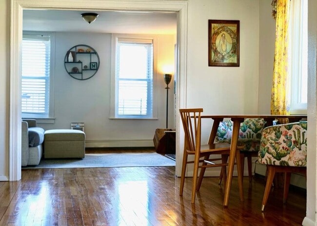 Building Photo - 119 Columbia St