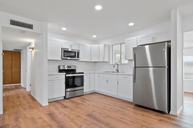 Photo - 570 S Yaqui Dr