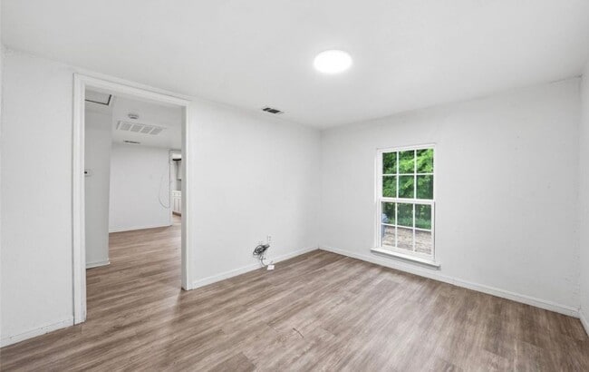 Photo - 1827 Wood Ave