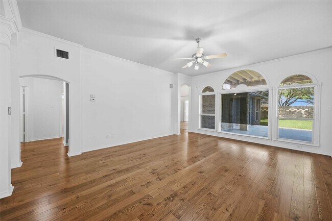 Photo - 1511 Baldridge Ln