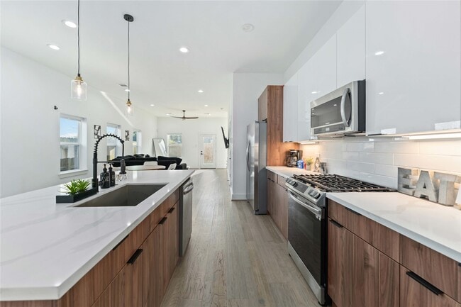 Photo - 3034 Gray St