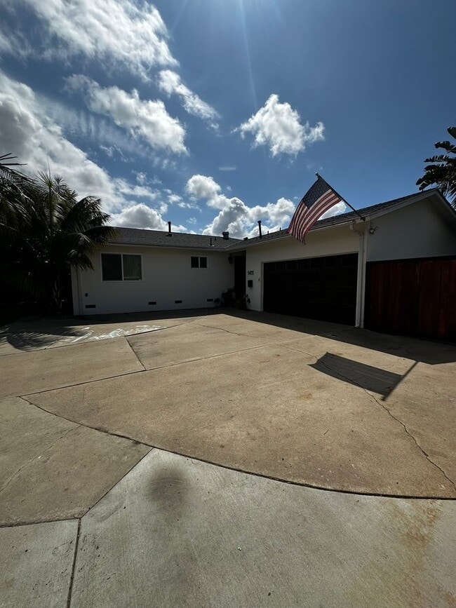 Photo - Gorgeous 3-Bedroom 2.5 bath Home with Pool AND close to the beach!