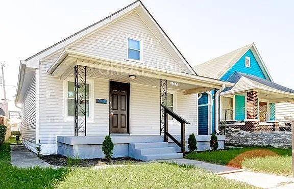 Photo - 1557 Lawton Ave