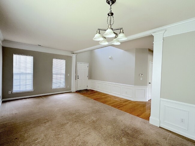 Photo - Well maintained 4 bedroom home with a golf course view!