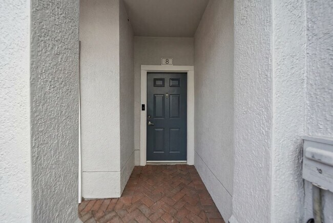 Photo - 2532 Grand Central Pkwy Unit 8