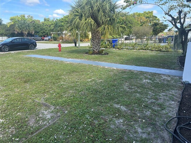 Photo - 1308 NW 13th Ct