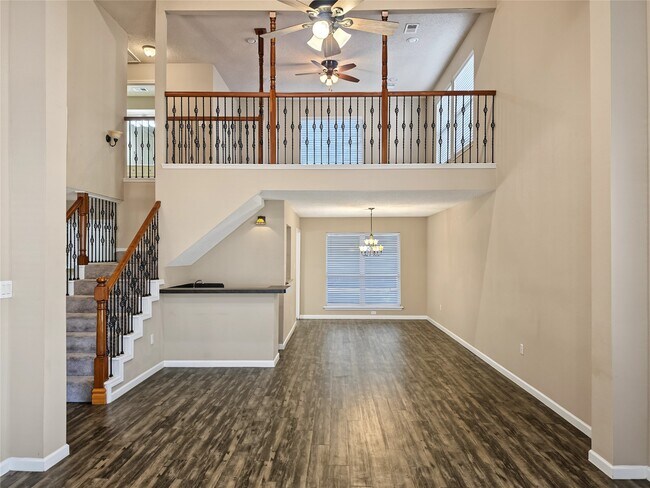 19222 Hikers Trail Dr