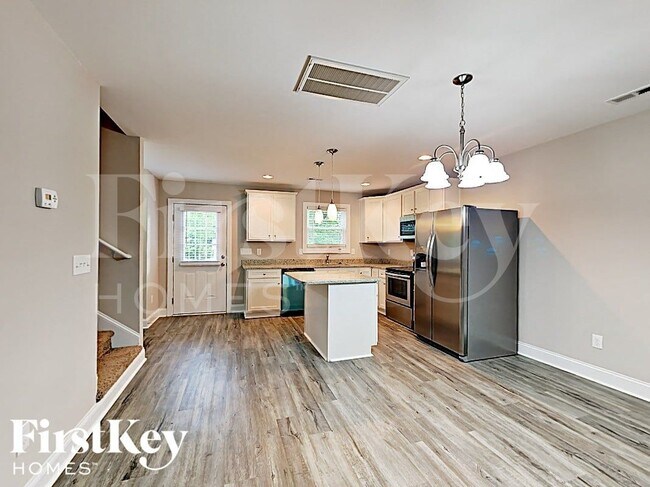 Photo - 529 Harris St NW