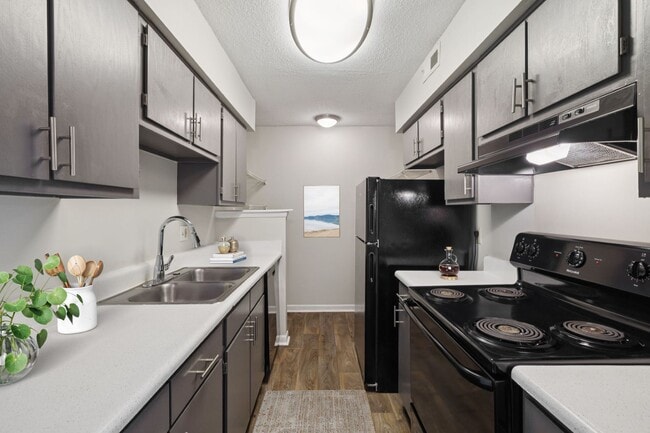 Shea - 2 Bed / 2 Bath - 1,092 Sq.Ft. - Rivergate Meadows