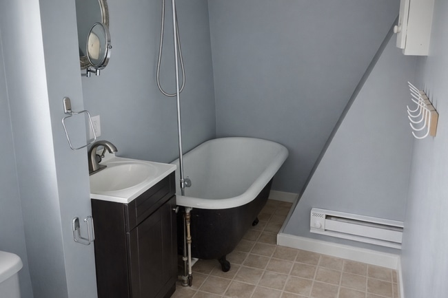 Photo - 283 Front Ave