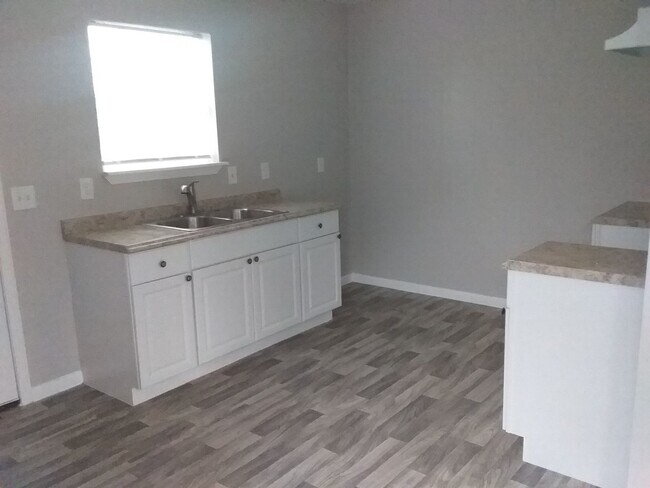 Photo - Perfect home for a small family or young p...