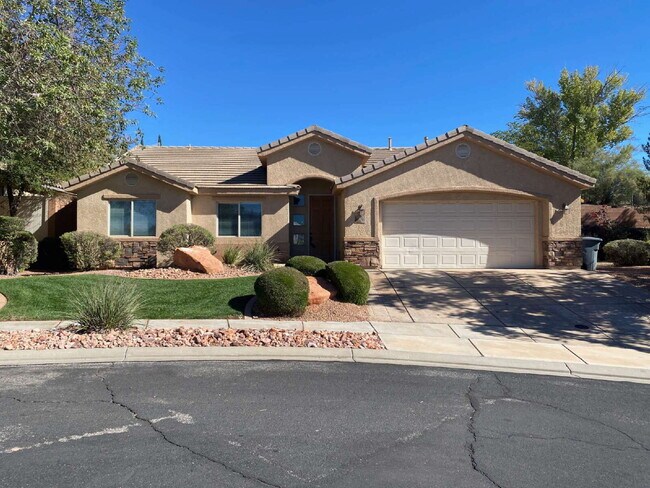 Building Photo - Charming 3-bedroom, 2-bathroom residence i...