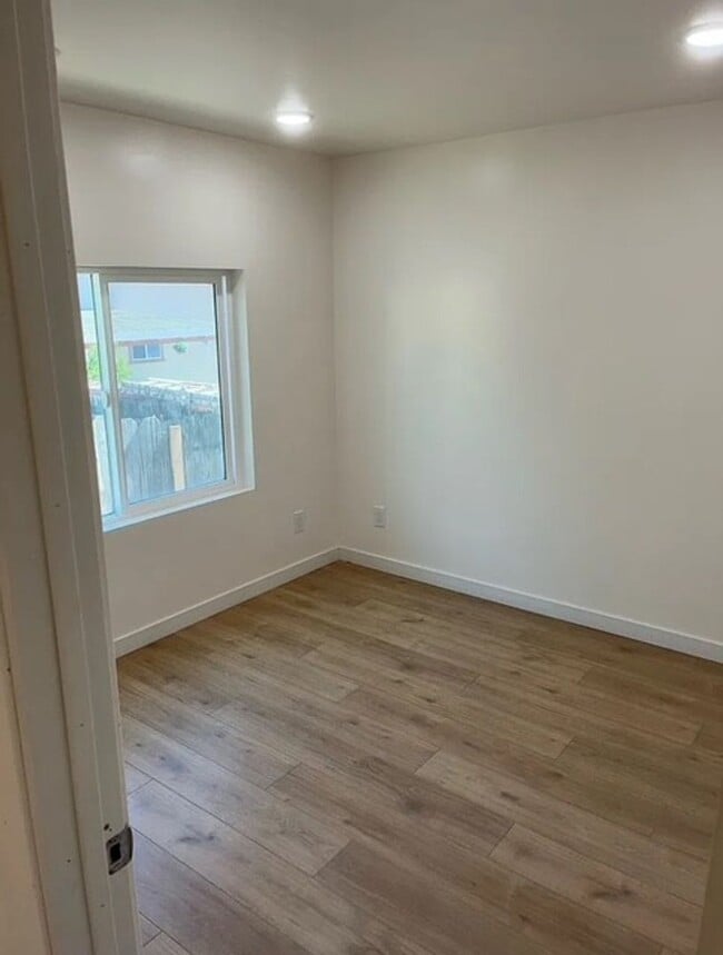 Photo - Modern 4 bed home Centrally located