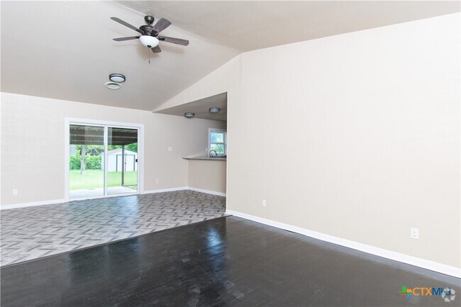 Building Photo - 1312 Stephen St Rental