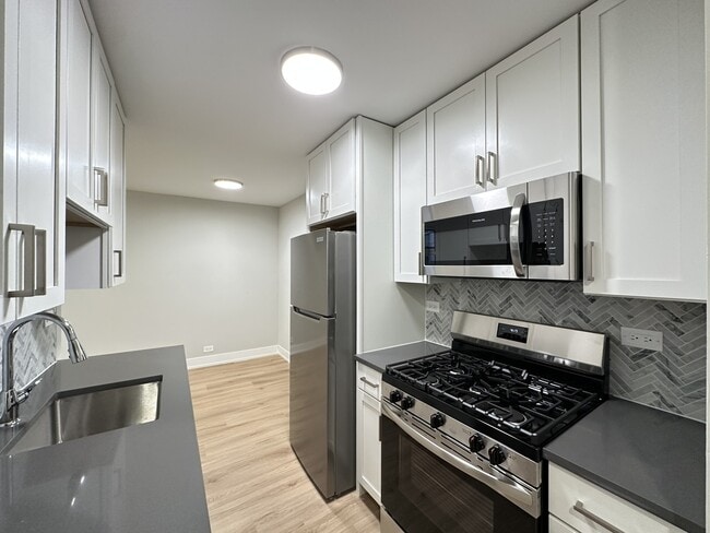 Photo - 503 W Aldine Ave Unit J05P