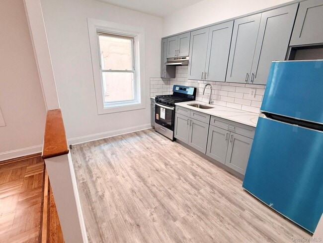 Building Photo - 47-48-48 43rd St Unit Apt 2F