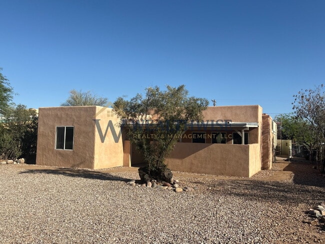 Building Photo - Freshly Remodeled 4 Bedroom 2 Bath Home for Rent
216 E Waverly St, Tucson, AZ 85705
$2250/ Month