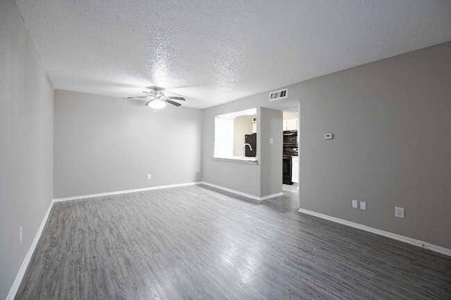 Photo - 3203 W Walnut Hill Ln Unidad 1027