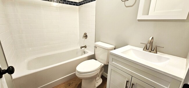 Photo - 202 East Ave Unit Apt #2